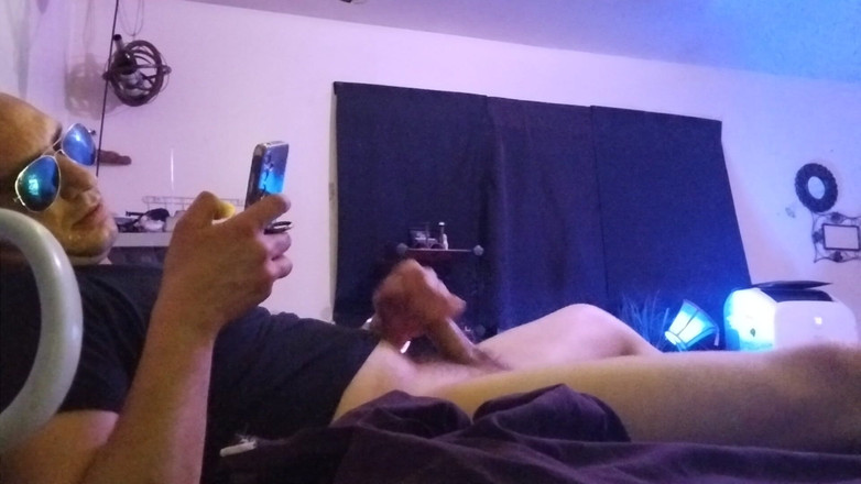 RoyToyBoi: Kawan dengan batang besar menghisap pancutan mani