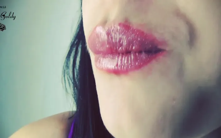 Goddess Misha Goldy: Misha Sensually Licks, Sucks, Bites and Eat Fruits in This...