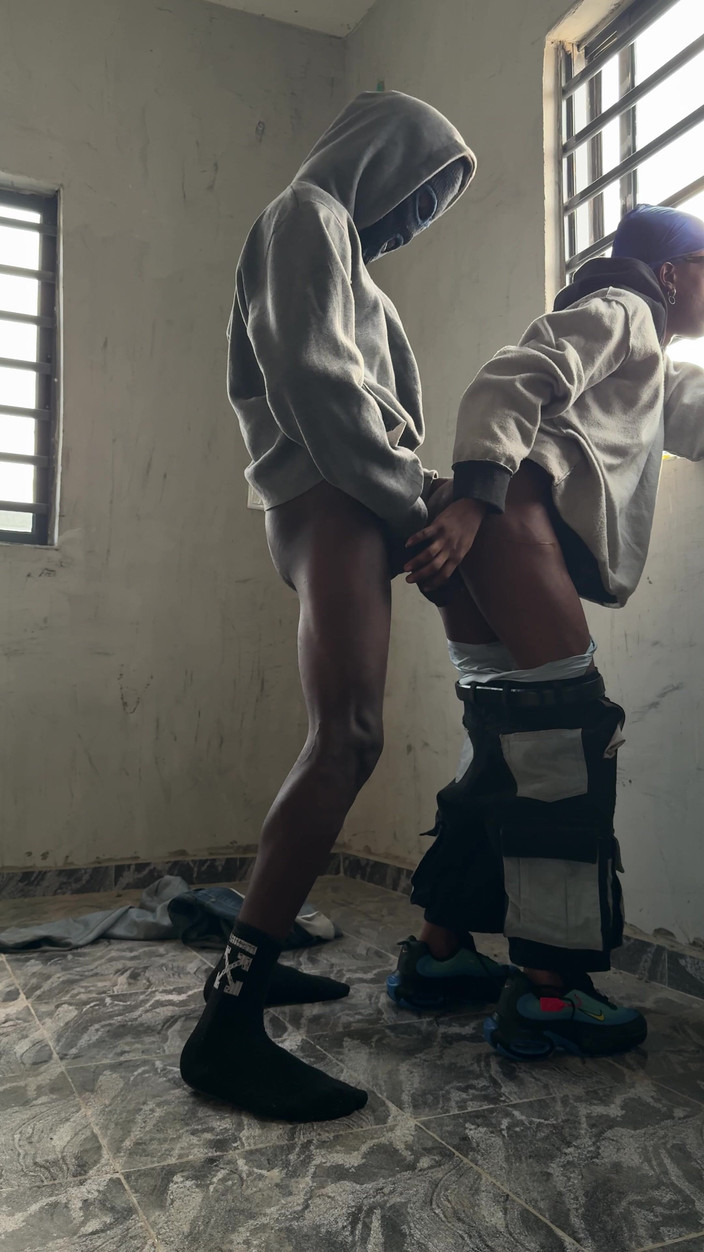 YungthugM: 未完成の建物でセックスする