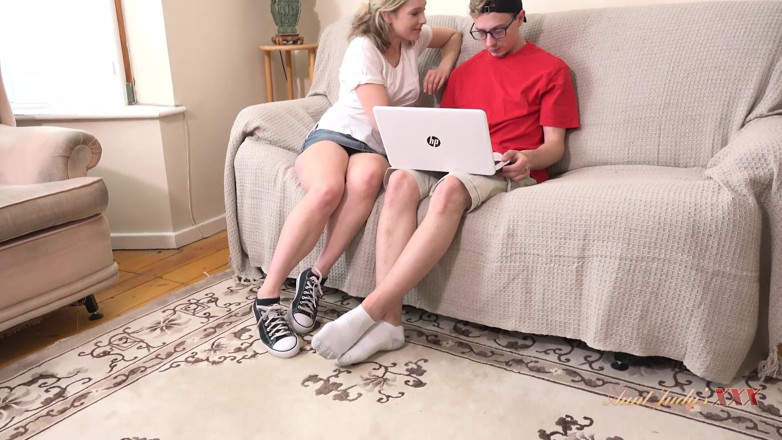 Aunt Judy's XXX: MătușaJudysXXX - Prințesa matură sexy incitantă Anna îl fute pe tipul care...