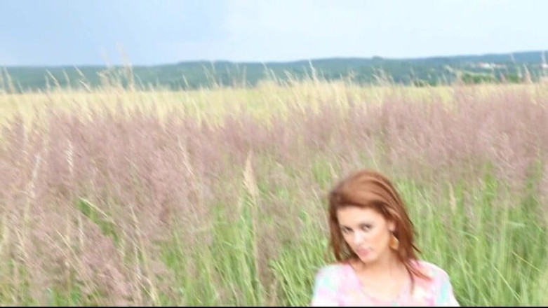 Watch4beauty: V trávě