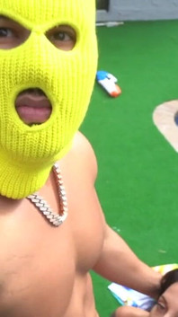 Potetovaná pawg bella scorpion je ošukaná venku