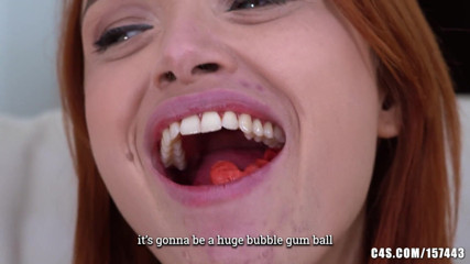 MMVIDEO: Bubble gum kissing lesbians