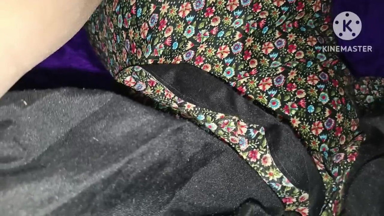 Kavita69: 女友出轨男友.在他朋友视频前的重口味性爱。重口味吮吸舔视频特写