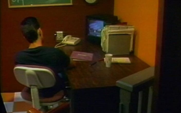 Gay RetroX VHS: Chtiví chlapi ve městě Rytmus # 3