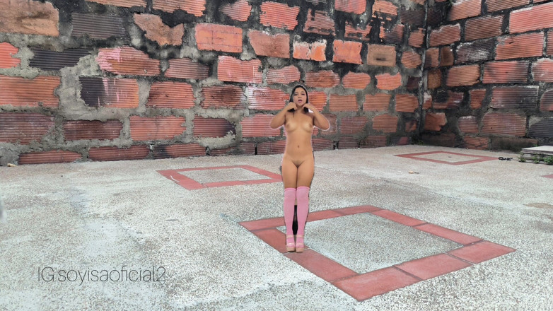 Isabel: Shrunken latina quyến rũ bạn với đôi tất và giày cao...