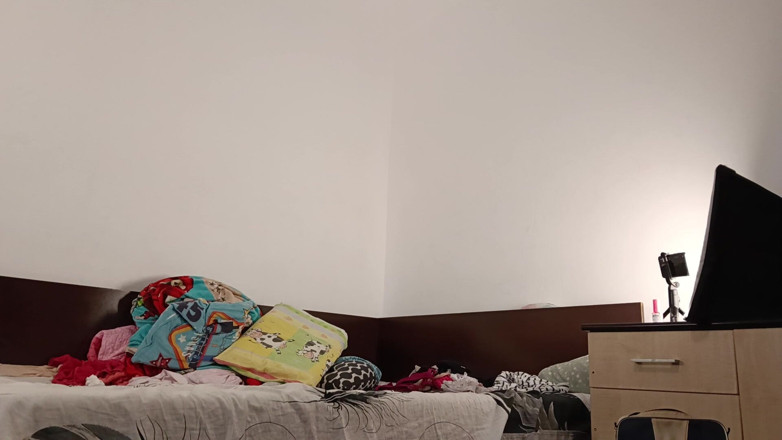 Amateur_MS: Sexy Esposa Baila Desnuda En Casa. Mamá Sexy Hace Yoga...