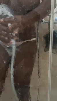 Meine Ex-Freundin wartete darauf, dass ich bade, um mich hart zu ficken