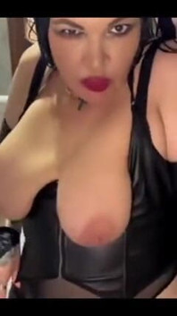 Sexy MILF