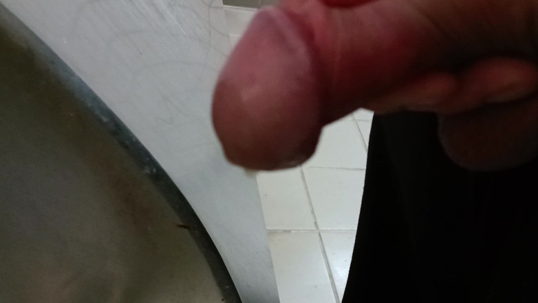 Rockardglans: Hai lần bắn tinh tại nhà vệ sinh cận cảnh...