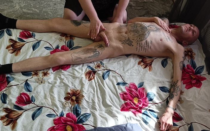Zona901: Tchýně dělá masáž těla a honí mi ptáka před stříkáním