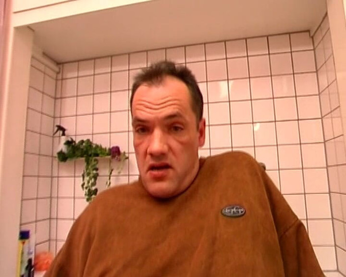 Enjoy German porn: Tysk rengöringsdame blev fingrad och knullad av chefen