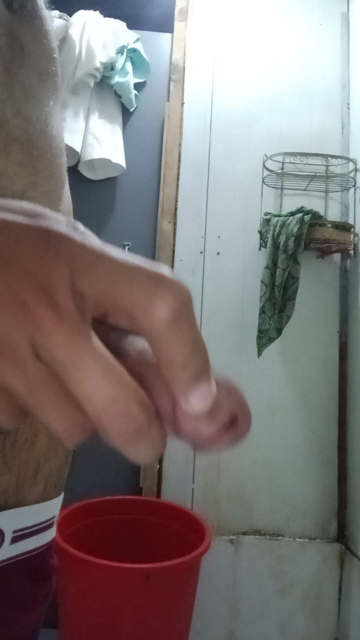 Naseemkhan: 22letý Chlapec Masturbuje Sám V Koupelně. a Také Natáčí Video.