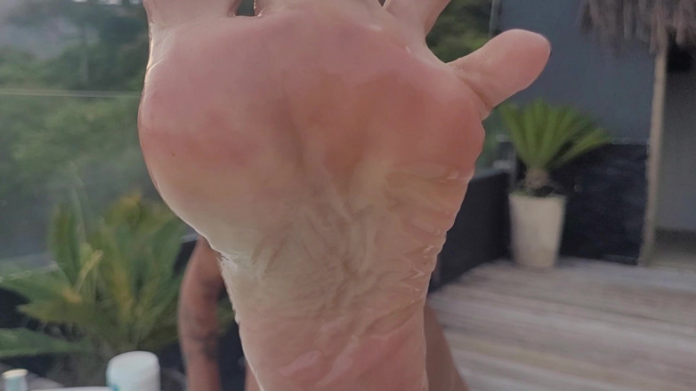 Srta XXX: 브라질 발이 최고예요! 그들을 볼 수 있다는 것에 감사하세요