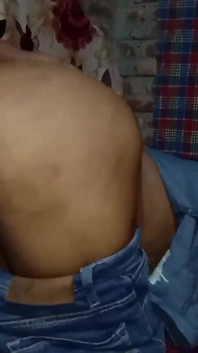 Üniversiteli kız erkek arkadaşıyla ilk kez cinsel video çekiyor