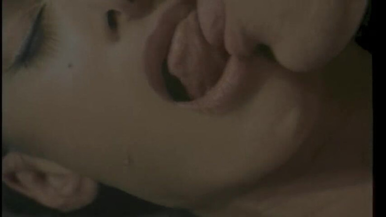 pornitaliangraffiti: Bu MILF sadece boşalmak istiyor