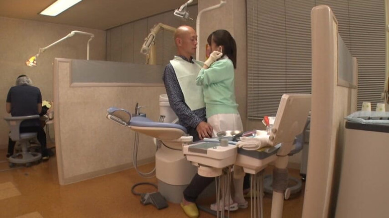 CherryBONBON: Pakar kebersihan pergigian yang elegan bersandar dekat