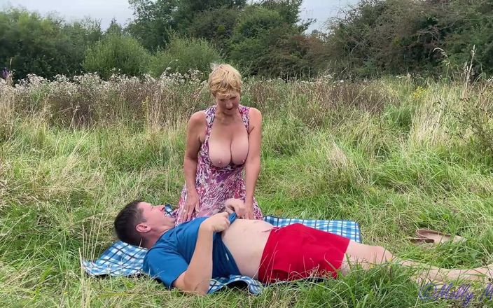 Molly MILF: Outdoor-sex - picknick-zeit-Überraschung