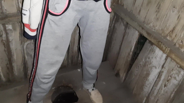Lesbian-illusion: Pillé a mi vecina masturbándose en el baño de la...