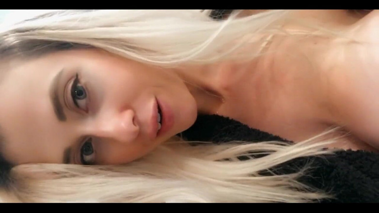 BunnyBlondyX: Fitta nära