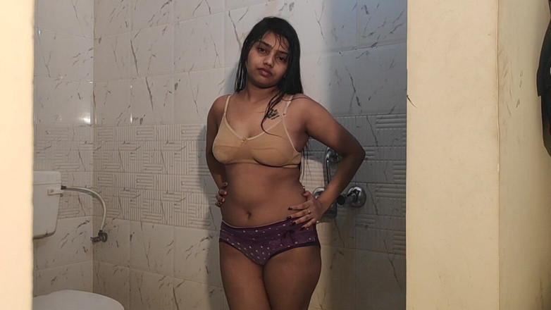 Alia Advani: Indiana adulta modelo Alia Advani steamy shower show