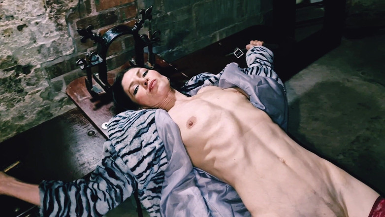 Nicky Brill: Roztahování nohou a ukazování mé kundičky zblízka, abych byl nakonec...