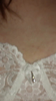 Bouche ouverte, araignée, bâillon, pipe avec laisse