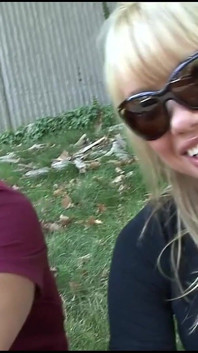 Blonďatá sexuální bomba Maya Hills je vyzvednuta na ulici pro nějaké šukání