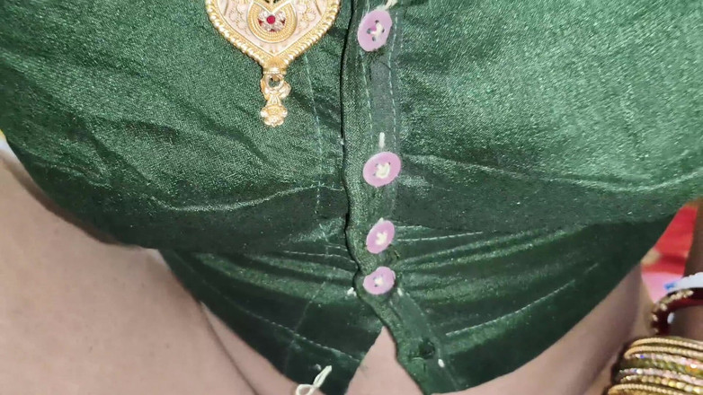 Nikku: 农村男友女友新婚印度性爱视频