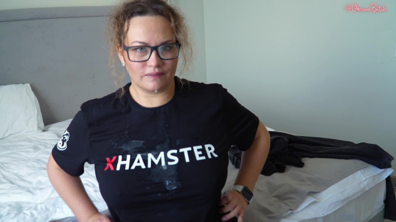 Oksana_Katysheva: Xhamster'dan gelen hediye çok harika! Fotoğrafçı sadece resimlerimi çekmedi, aynı zamanda beni...