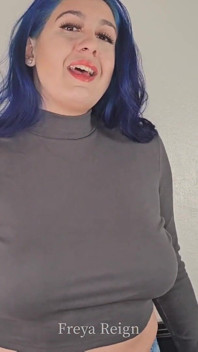 La nouvelle belle-mère t’habille comme une fille : tapette en POV et féminisation