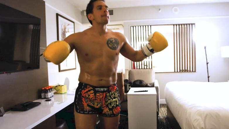 Kandylegsxxx: Knockout box dominace: Kandy vs Sam Stout