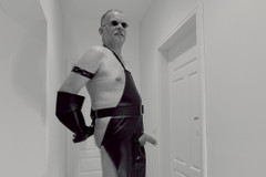 GERMANE_XL: Гумовий хлопець 12