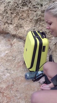 German Scout - awek comel Julia Parker menggoda untuk berkongkek casting di pantai Mallorca
