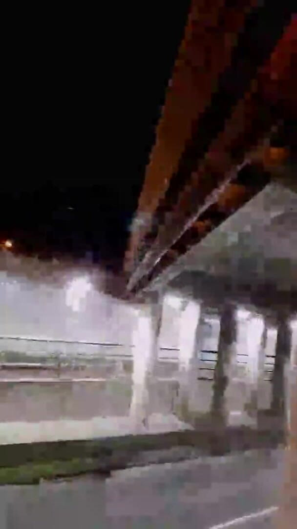 Slutboyben: Slutboyben Cam4 Eksibisualis senter seksi di depan umum