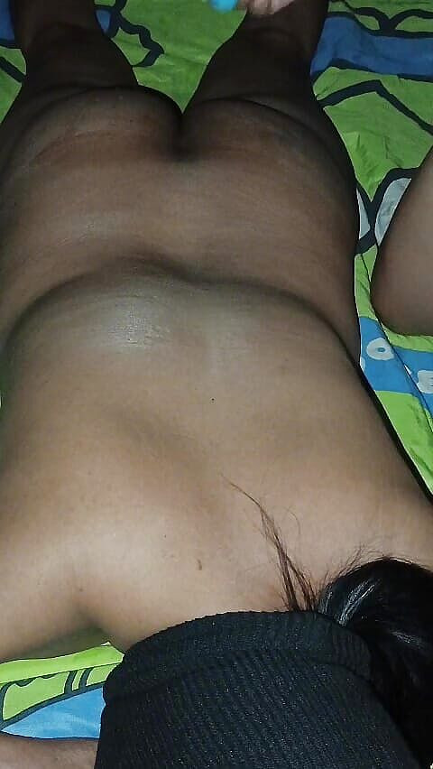 Lian Kulla: Masáž Při třesení kundičky, dokud to stříká