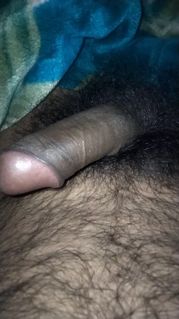 Hot_bobby: Турецкий паренек дрочит мой член с предэякулятором в шоу