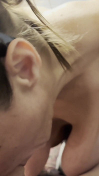 Une belle-mère suce le meilleur POV avec éjaculation dans la bouche