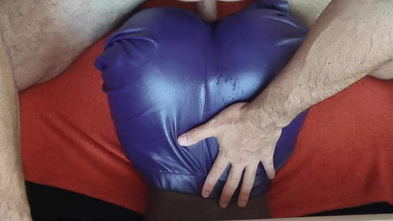 Naxy: Cumming on Leather Ass