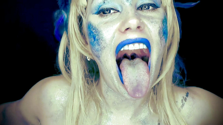 Goddess Misha Goldy: Жорстока сирена налякає вас і проковтне живцем