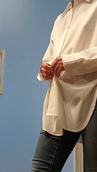 Zieht Ihre Unterwäsche Aus Und Zieht Skinny Jeans Und Shirt an