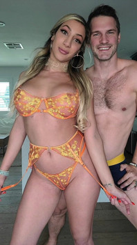 Blonde Amateur with Big Ass Recording First Sex Tape