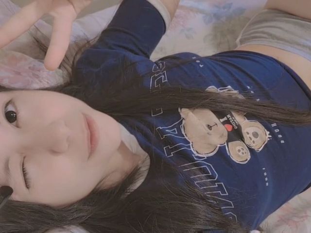 Nothing to Do so I Made a Little Video (Hana Lily)
