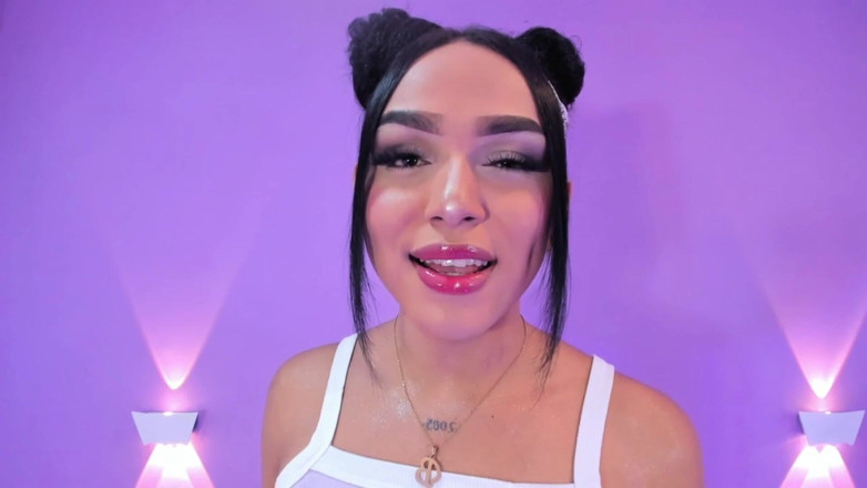 Brittany Gil: Сексуальные Сочные Губы