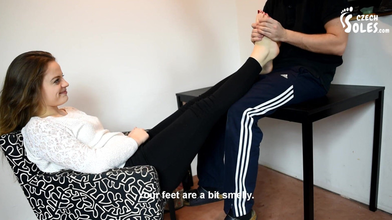 Czech Soles - foot fetish content: Nohy jsou tak unavené... Uctíváš je pro mě?