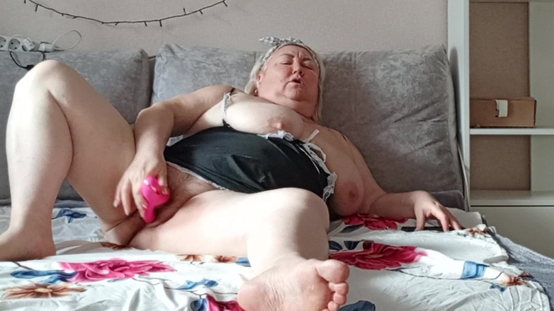 Zona901: Macecha masturbuje kundičku