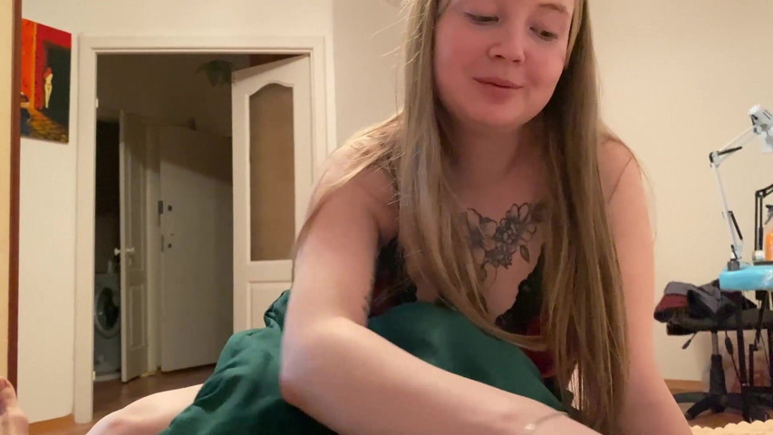 Homemade Blowjob and Footjob Video (Miss Jeanet) Homemade Blowjob and Footjob Video (Miss Jeanet)
