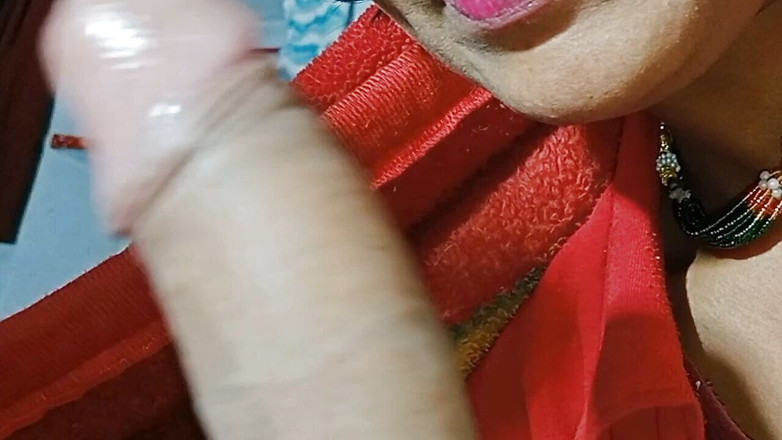 Rakul008: Голодна до члена Сухані дуже еротично смоктала мій член, вона змушує мене збуджуватися