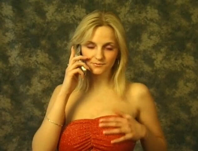 Flash Model Amateurs: Sexy blonde chick loves showing her huge boobs