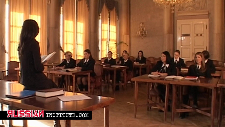 Russian Institute: Ellen Saint open for everything